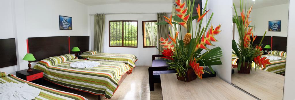 Hotel Puerto Ballesta Tonsupa Room photo
