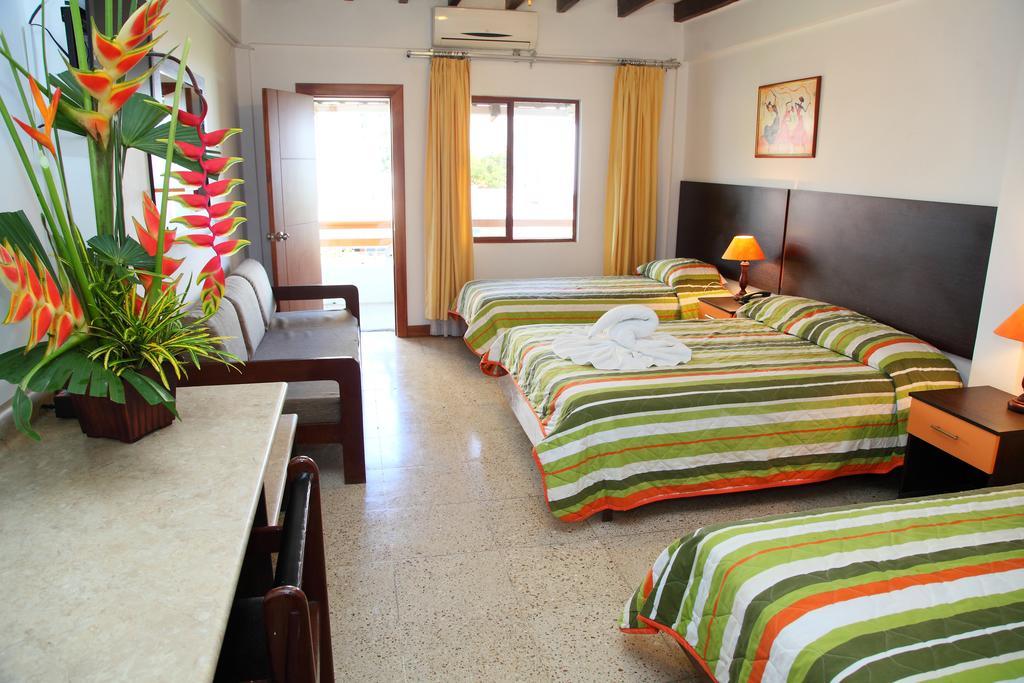 Hotel Puerto Ballesta Tonsupa Room photo